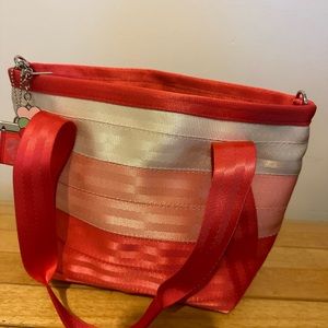 Harvey seatbelt bag , peaches & cream, no shoulder strap..looks brand new